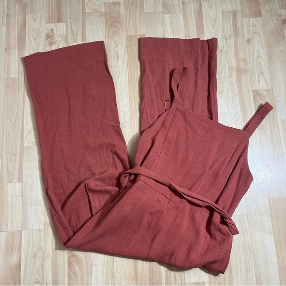 Good Luck Gem Size Medium Rust Red Sleeveless Waist Tie Wide Leg Crop Jumpsuit - Picture 1 of 6
